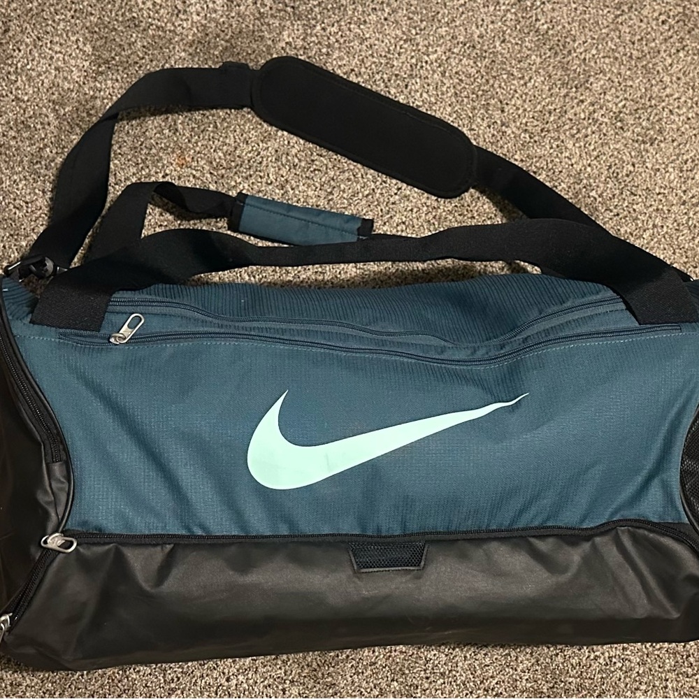 Nike Men's Teal Duffel Bag